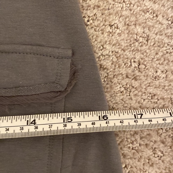 Linq - designed in LA - over the bottom shirt/ sweater - Picture 11 of 13